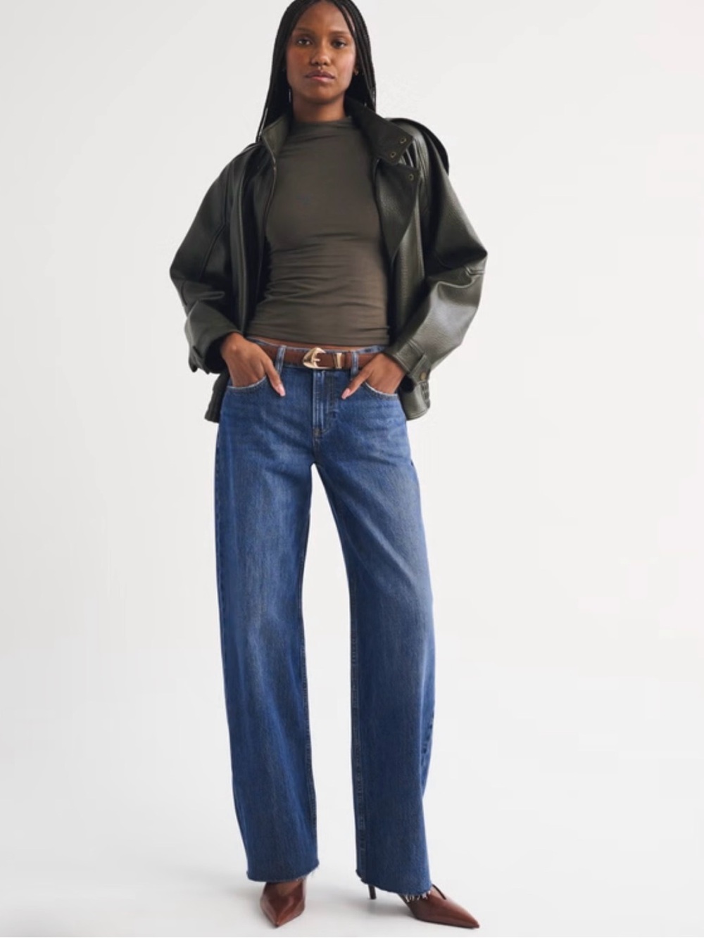 ABERCROMBIE & FITCH • The ultra loose low rise jeans dark wash size 25